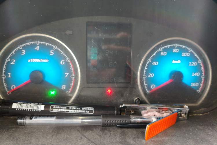 Used Wuling EV50 2021 Van Logistics Vehicle Lishen 41.6 kWh Electric Control System