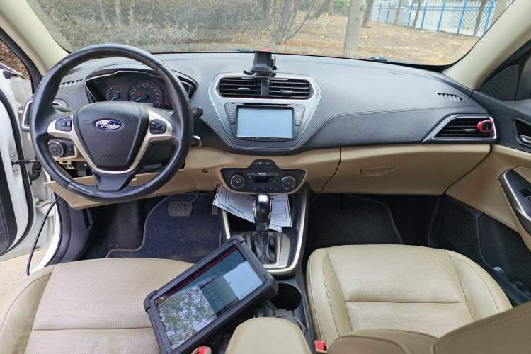 Used Ford Escort 2015 1.5L Automatic Fashion Model
