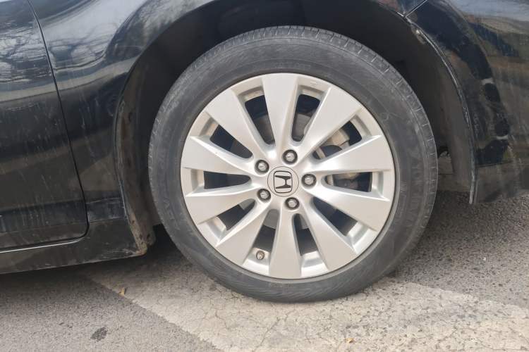 Used Honda Accord 2014 2.4L EX Luxury Edition Right Front Wheel Hub