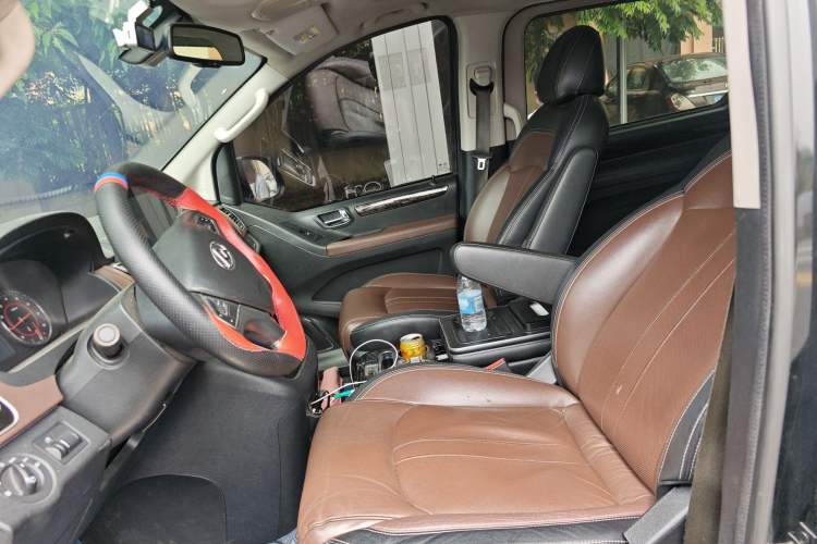 Used SAIC MAXUS G10 2016 2.0T Automatic Executive Edition
