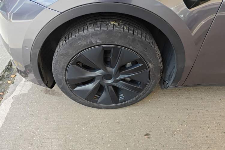 Used Tesla Model Y 2023 Rear-Wheel-Drive Version Left Front Wheel Hub