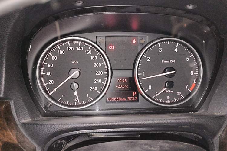 Used BMW 3 Series 2011 320i Sport Edition Instrument Cluster