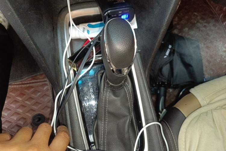 Used Chevrolet Monza 2020 320 Automatic Enjoyment Edition Gear Lever