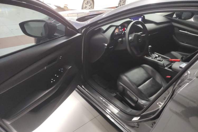 Used Mazda 3 Axela 2022 2.0L Automatic Zhiqing Edition
