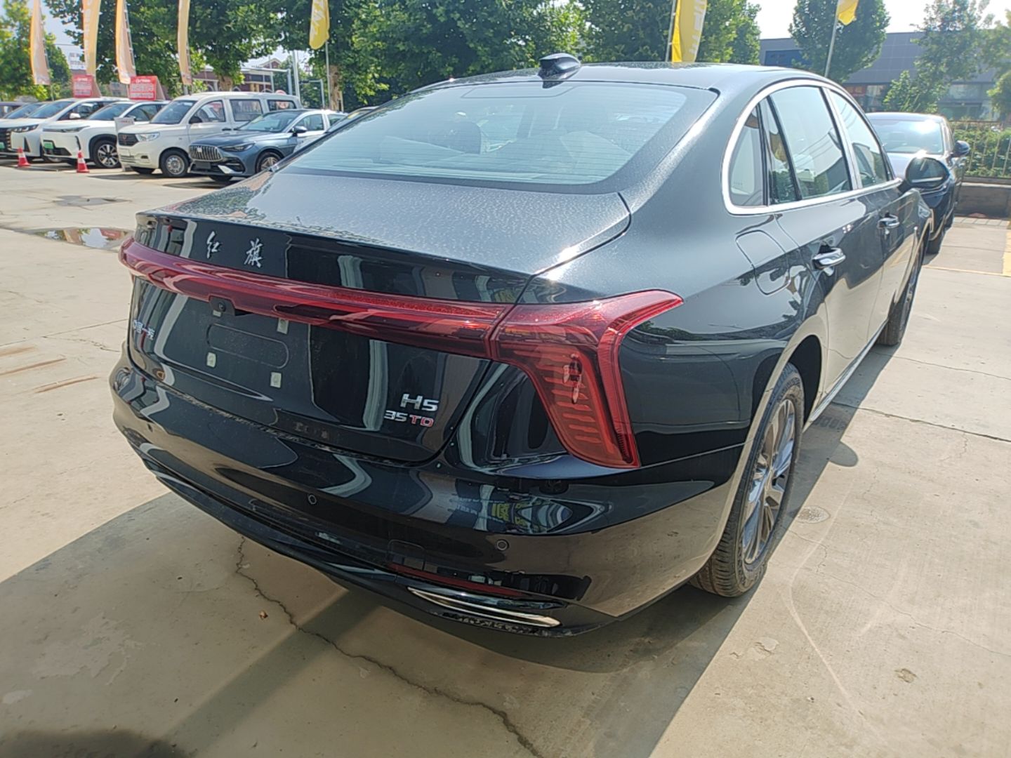 Hongqi H5 2026 Model 1.5T DCT Qi Yun Pro Edition — снимка 6