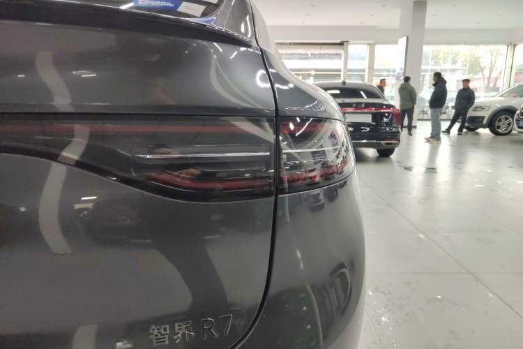 Used Hima Luxeed R7 2024 All-Electric 802 km Max