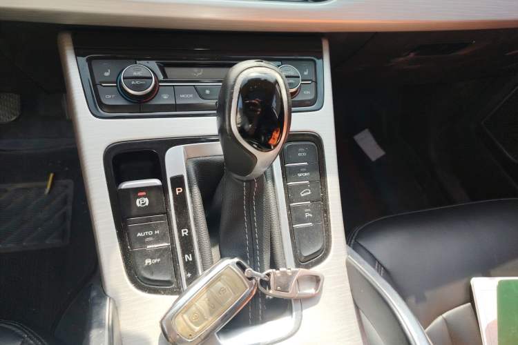 Used Geely Auto Emgrand X7 Sport 2018 Revised Version 1.8TD Automatic Two-Wheel Drive Smart Connectivity 4G-Enabled Edition
