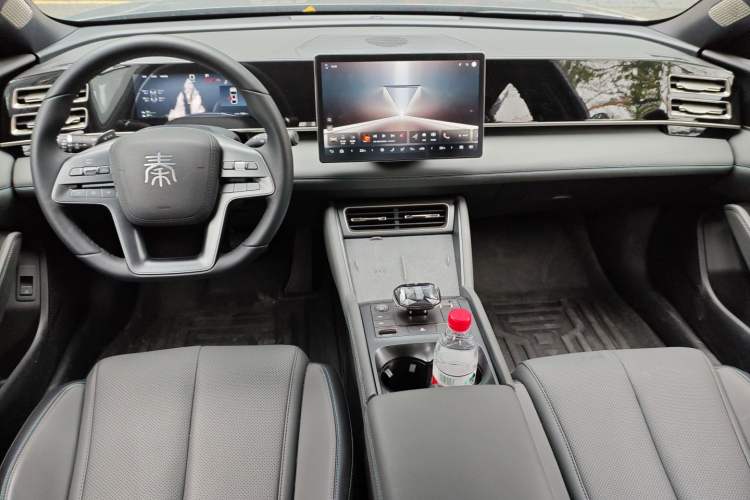 Used BYD Qin L 2025 DM-i Smart Drive 120KM Superior Model
