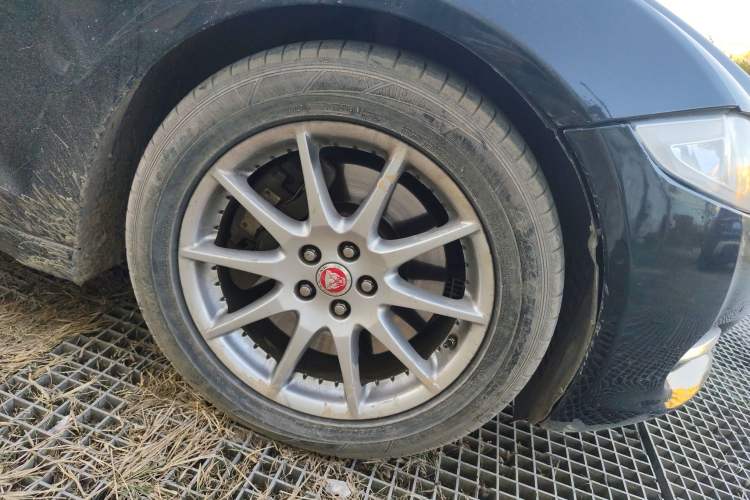 Used Jaguar XJ 2014 XJL 2.0T Two-Wheel-Drive Elegant Business Edition
