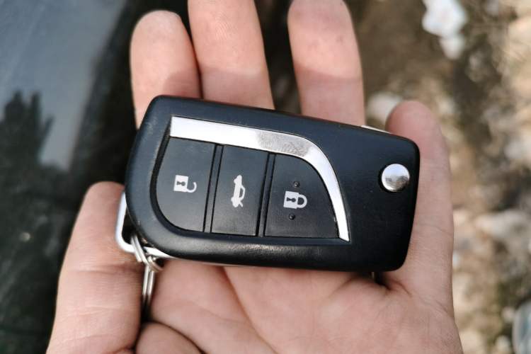 Used Toyota Camry 2016 2.0E 10th Anniversary Elite Edition Interior 1