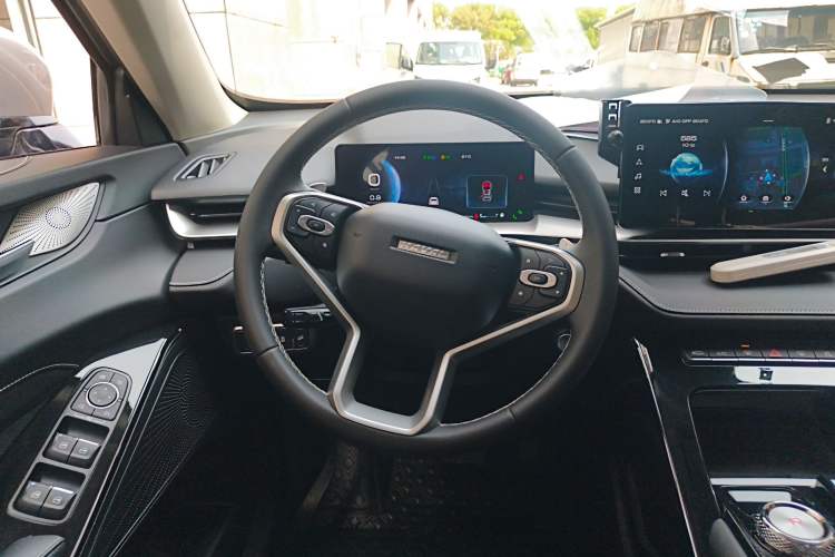 Used Haval H6 2022 3rd Generation 1.5T Automatic Two-Wheel Drive Max Steering Wheel
