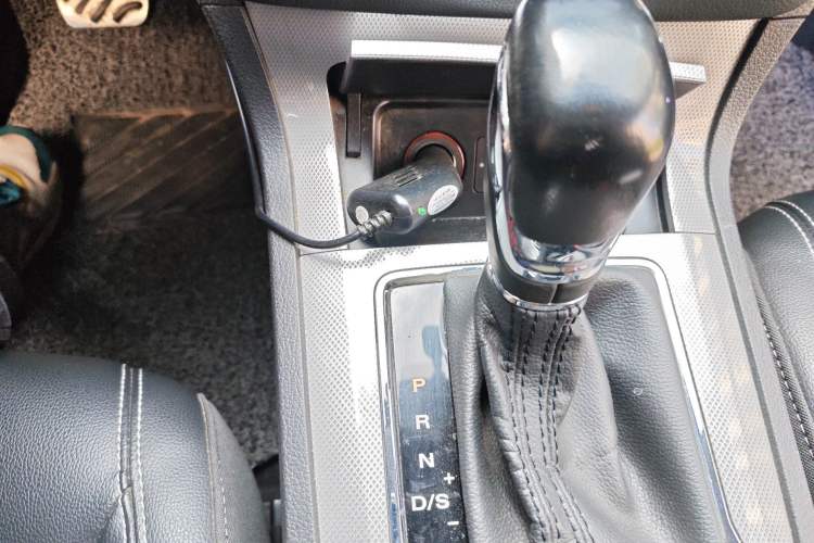 Used Roewe RX5 2016 20T Two-Wheel Drive Automatic Internet Smart Edition Gear Lever