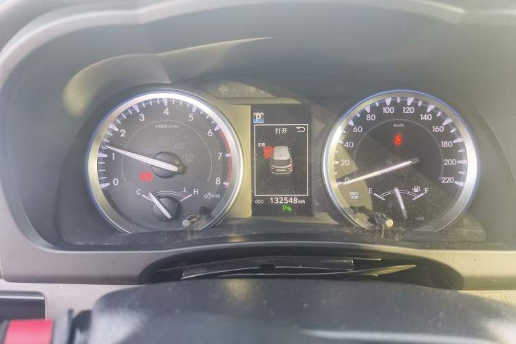 Used Toyota Highlander 2018 2.0T Four-Wheel Drive Luxury Edition 7 Seats China V Emission Standard