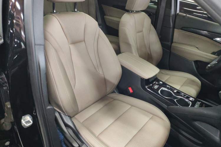 Used Buick Envision 2021 Encore Plus 652T Five-Seat Luxury Model
