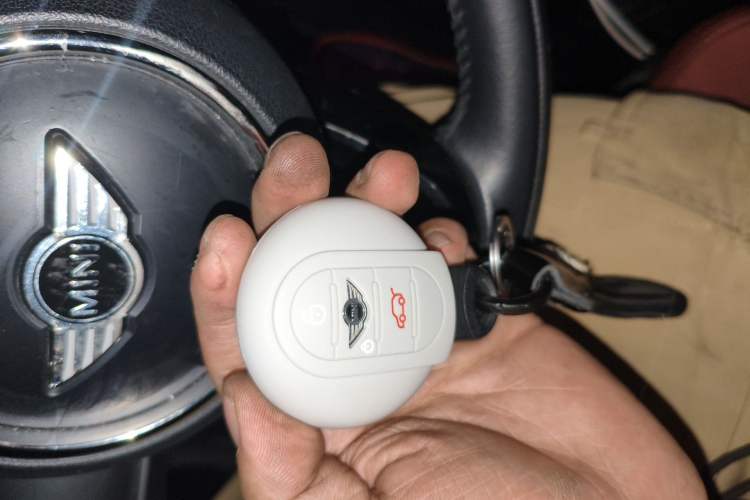 Used MINI 2015 1.5T COOPER Fun Five-Door Edition Vehicle Key