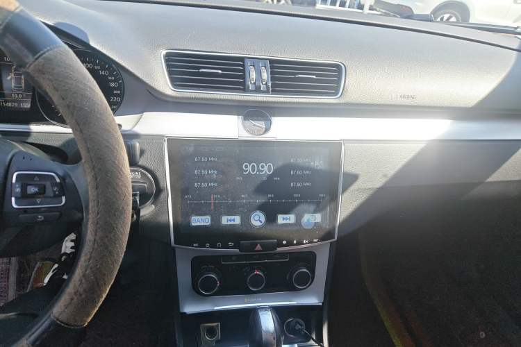 Used Volkswagen Magotan 2016 1.8TSI Smart Comfort Model Audio And AC Panel