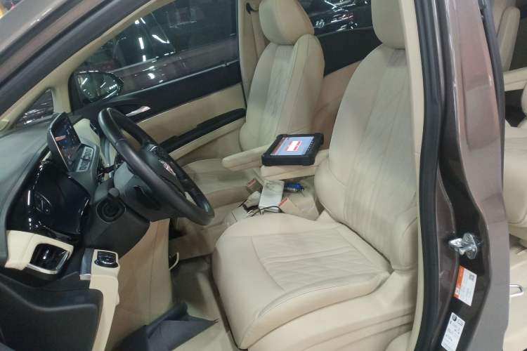 Used Buick GL8 2023 Facelifted Land Cruiser Executive Luxury Version
