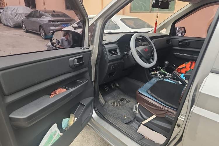 Used Wuling Hongguang PLUS 2019 1.5T Manual Standard Edition 5 Seats Driver Seat