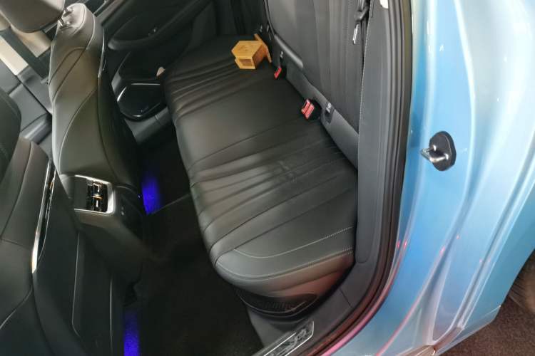 Used Hongqi H5 2024 1.5T HEV Smart Connect Flagship Edition Left Rear Seat