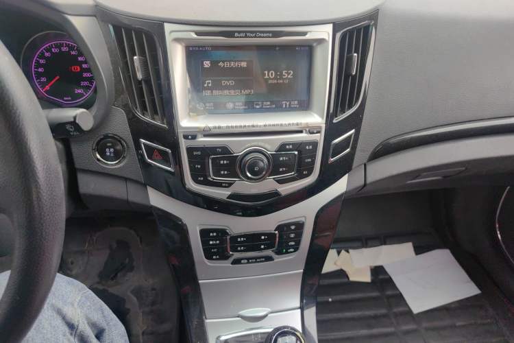 Used BYD Surui 2014 1.5L Manual Luxury Model Audio And AC Panel