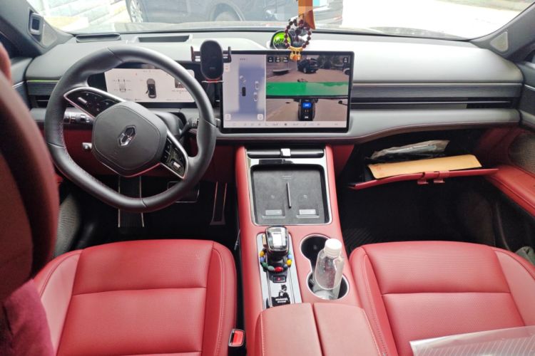 Used Hima AITO M5 2024 Extended-Range Max RS Four-Wheel Drive Advanced Intelligent Driving Version Center Console