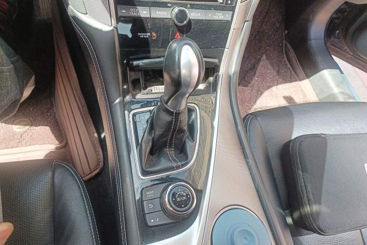 Used Infiniti Q50L 2016 2.0T Comfort Edition Gear Lever