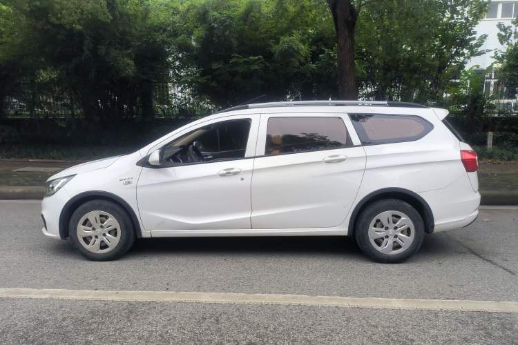 Used Baojun 310W 2017 1.5L Manual Comfort Version China VI Emission Standard