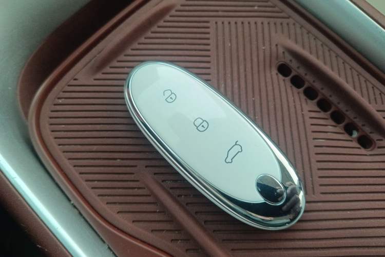 Used Dongfeng NAMMI 01 2024 New Edition 430 Plus Smart+ Vehicle Key