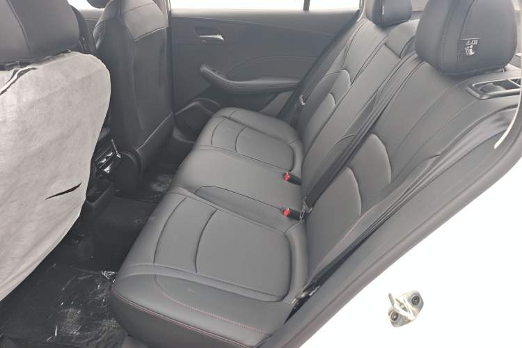 Used Roewe i5 2023 1.5L CVT Luxury Edition Left Rear Seat