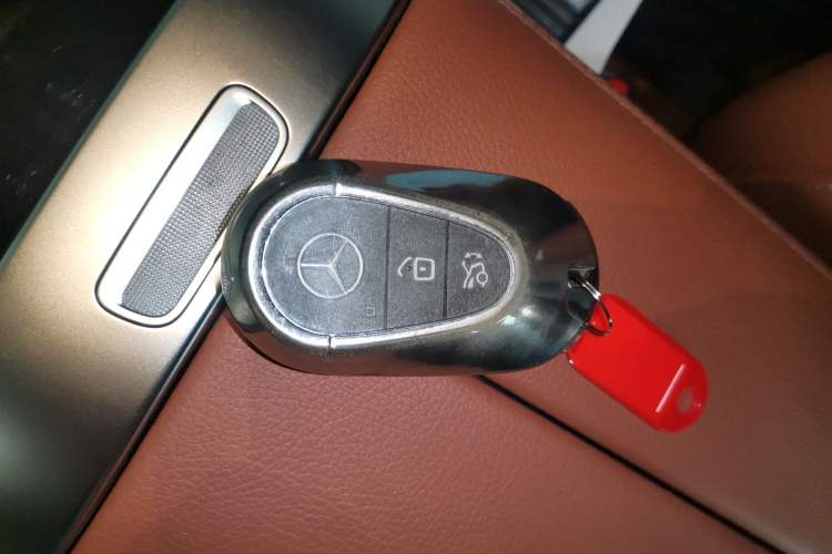 Used Mercedes-Benz GLC 2024 GLC 300 L 4MATIC Luxury Model 5 Seats
