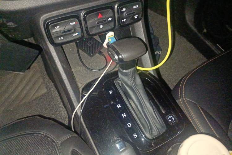 Used GAC Trumpchi GS3 2017 150N Automatic Elite Edition Gear Lever