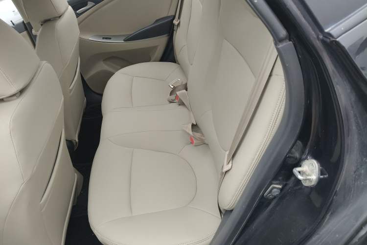 Used Hyundai Verna (older generation) 2014 1.4L Manual Smart GLS Trim