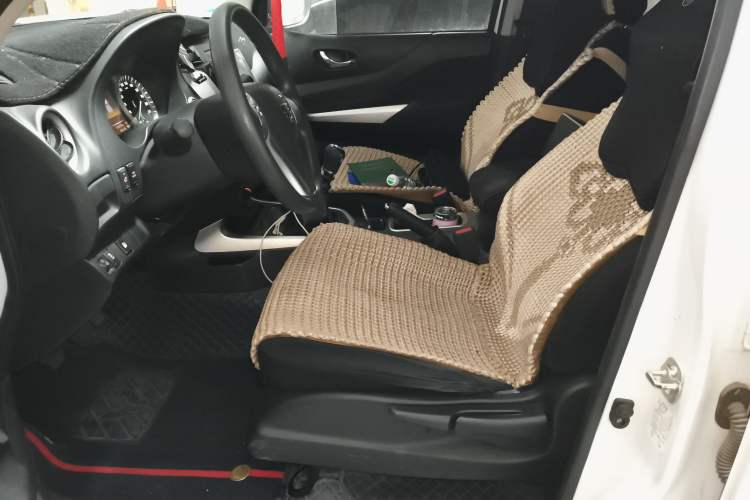 Used Nissan Navara 2021 2.5L Facelift Manual Transmission 4x4 Comfort Version QR25