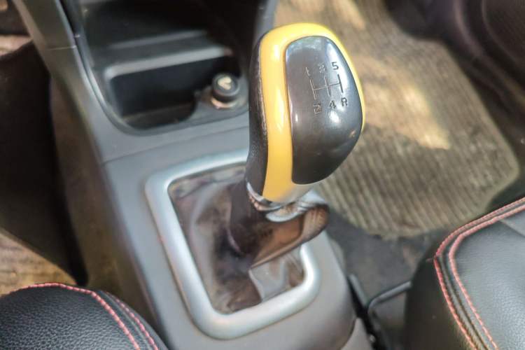 Used Suzuki Liana A6 2014 Hatchback 1.4L Manual Enjoyment Model Gear Lever