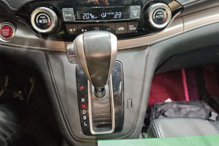 Used Honda CR-V 2015 2.4L two-wheel drive luxury version
