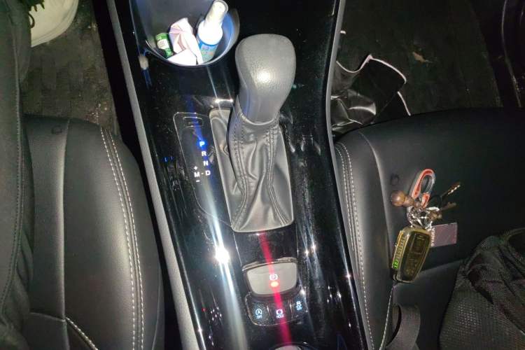 Used Toyota IZOA 2020 2.0L Enjoy Edition Gear Lever