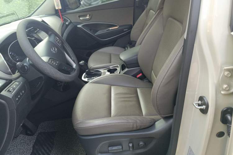 Used Hyundai Grand SantaFe 2013 3.0L 7-Seater 4x4 Flagship Edition