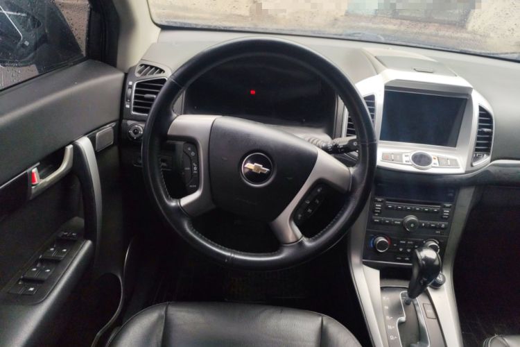 Used Chevrolet Captiva 2012 2.4L 4x4 Flagship Edition 7 Seats Steering Wheel