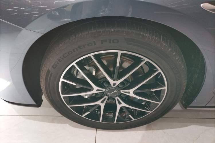 Used BYD Seal 2024 HONOR Edition DM-i 1.5L 121km Prestige Model Left Front Wheel Hub