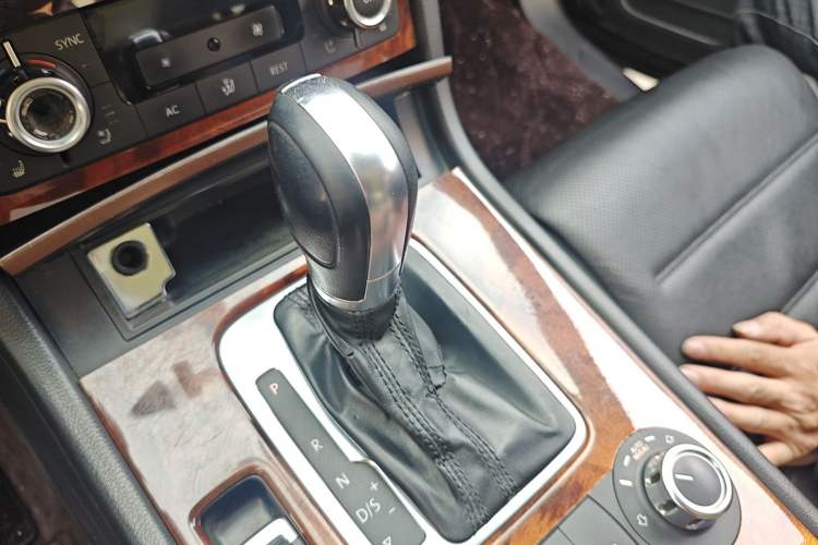 Used Volkswagen Touareg 2011 3.0 TSI Comfort Version
