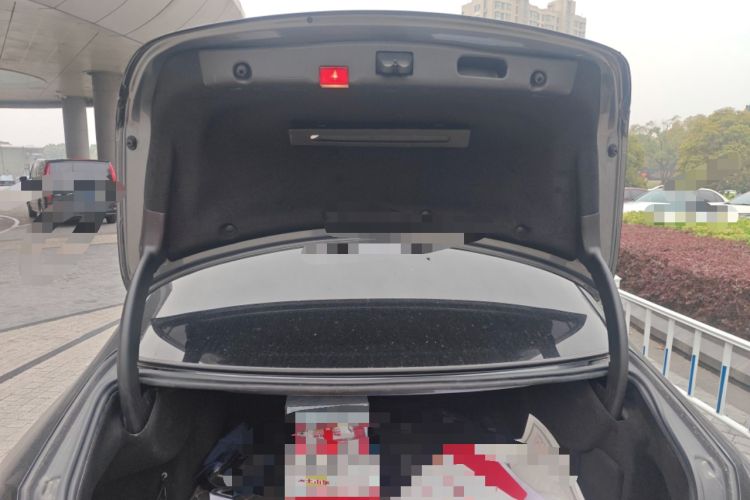 Used Mercedes-Benz E-Class 2016 E 300 L Sporty and Stylish Model
