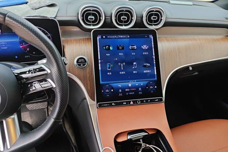 Used Mercedes-Benz GLC 2023 Refreshed GLC 300 L 4MATIC Dynamic Edition 5 Seats
