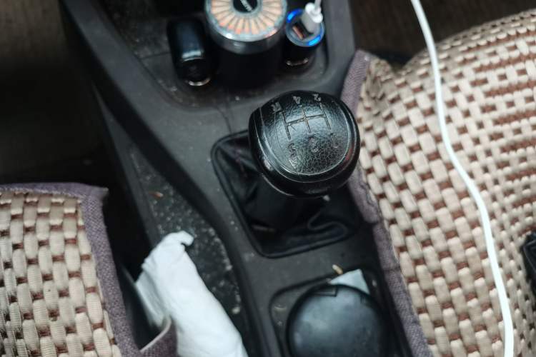 Used Wuling Hongguang 2015 1.2L S Base Model China V Standard Gear Lever