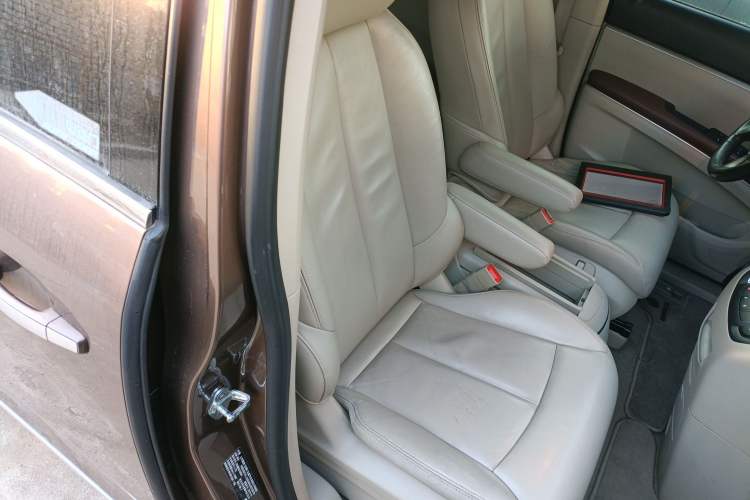 Used Buick GL8 2018 28T Luxury Model China VI Standard
