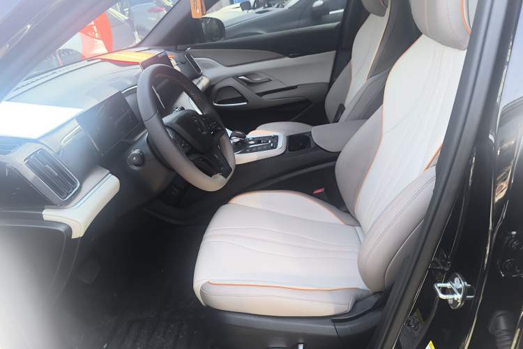 Used BYD Song Pro New Energy 2024 HONOR Edition DM-i 71KM Navigation Model