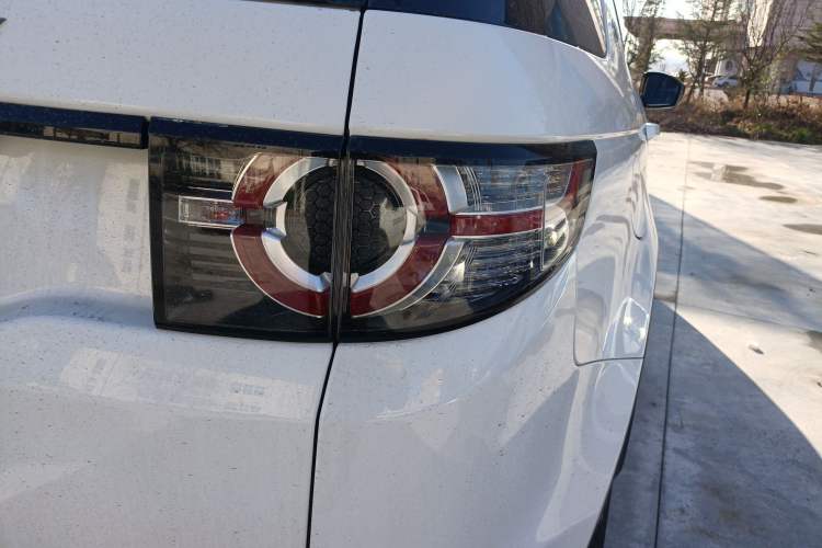 Used Land Rover Discovery Sport 2019 240 PS PURE Edition China VI Standard
