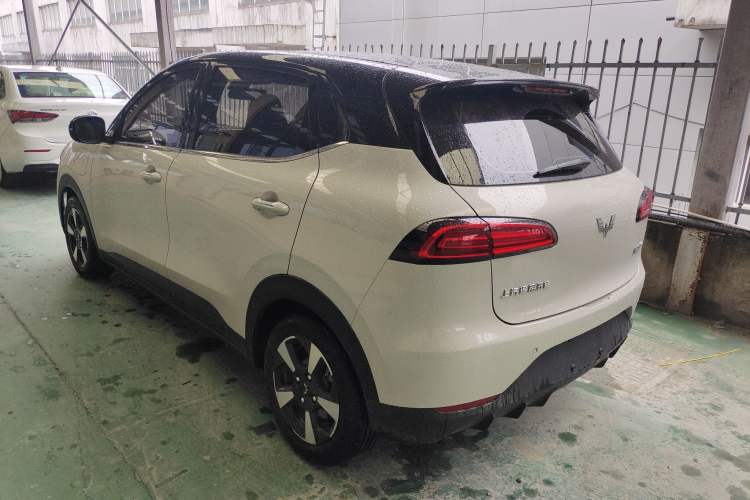 Used Wuling Bingo PLUS 2024 330 km Range Five-Seater Version
