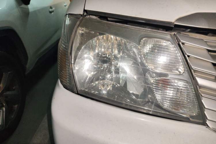 Used Jinbei Grace 2016 2.0L Standard Delivery Version Right Front Headlight