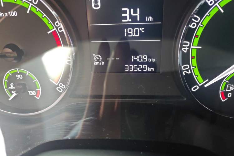 Used Skoda Kodiaq 2018 TSI330 5-Seater Two-Wheel-Drive Standard Edition Odometer Close Up