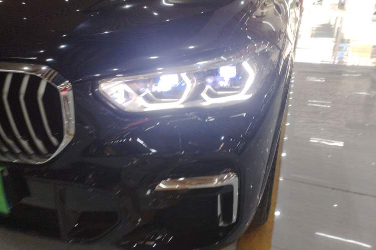 Used BMW X5 2022 Restyled xDrive 30Li Luxury Version M Sport Package
